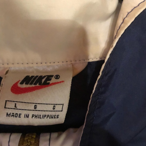 90s Navy Blue and White Nike Windbreaker - Picture 5 of 5